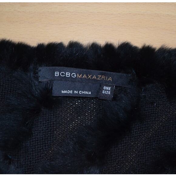 BCBGMaxAzria Rabbit Fur Shawl Black One Size - Picture 2 of 3